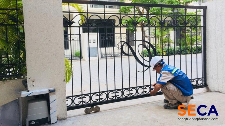 Hoàn thành quá trình lắp đặt motor cổng lùa tự động