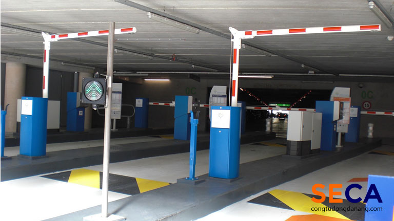 Thanh chắn được lắp đặt tại bãi xe