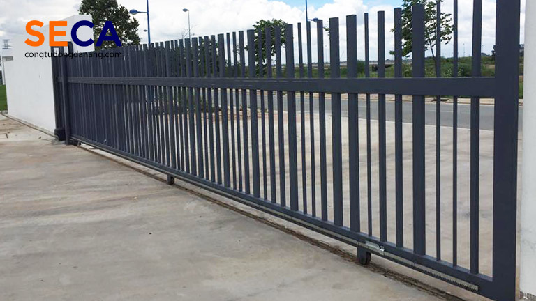 Cổng lùa sắt mẫu đơn giản