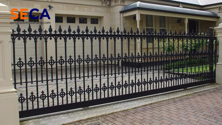 Cổng lùa sắt thời thượng