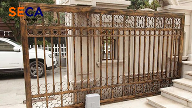Cổng lùa sắt