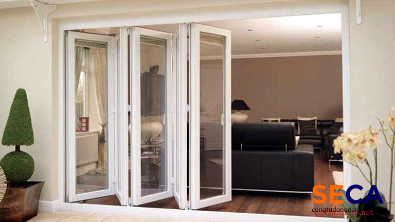 Mẫu cổng trượt quay 4 cánh màu trắng