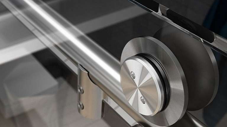 Bánh xe cửa đóng vai trò quan trọng trong hệ thống cửa