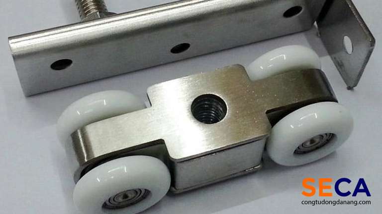 Cấu tạo bánh xe cửa kính tự động