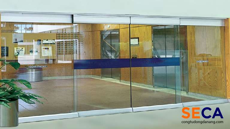 Chọn đơn vị phân phối, lắp đặt cửa kính tự động nhiều kinh nghiệm