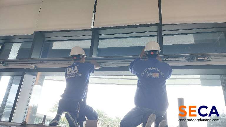 Tiêu chuẩn nghiệm thu lắp đặt cửa kính tự đóng mở